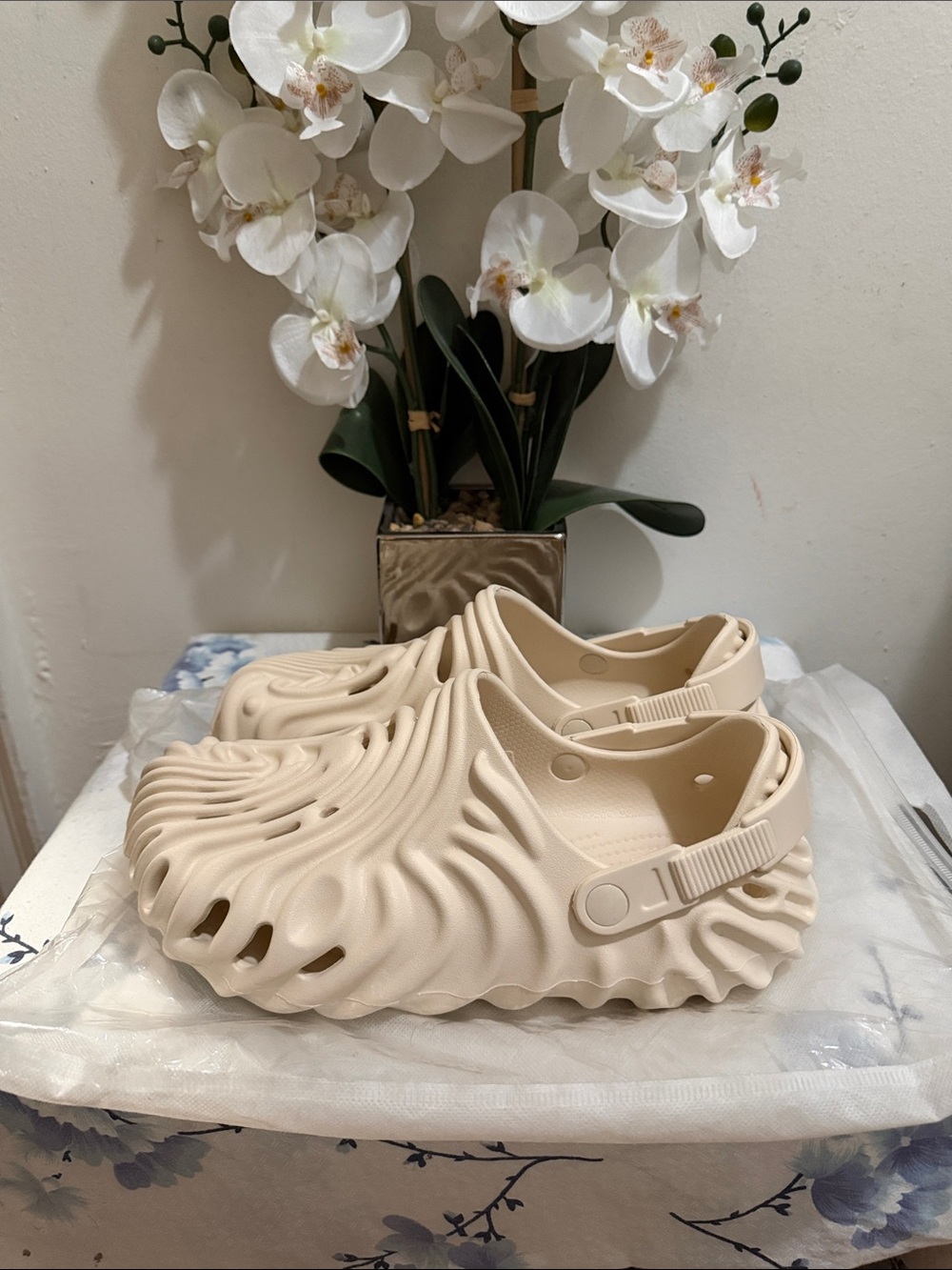 Women’s/men’s Beige Foam Slip-On Clog with Adjustable Backstrap